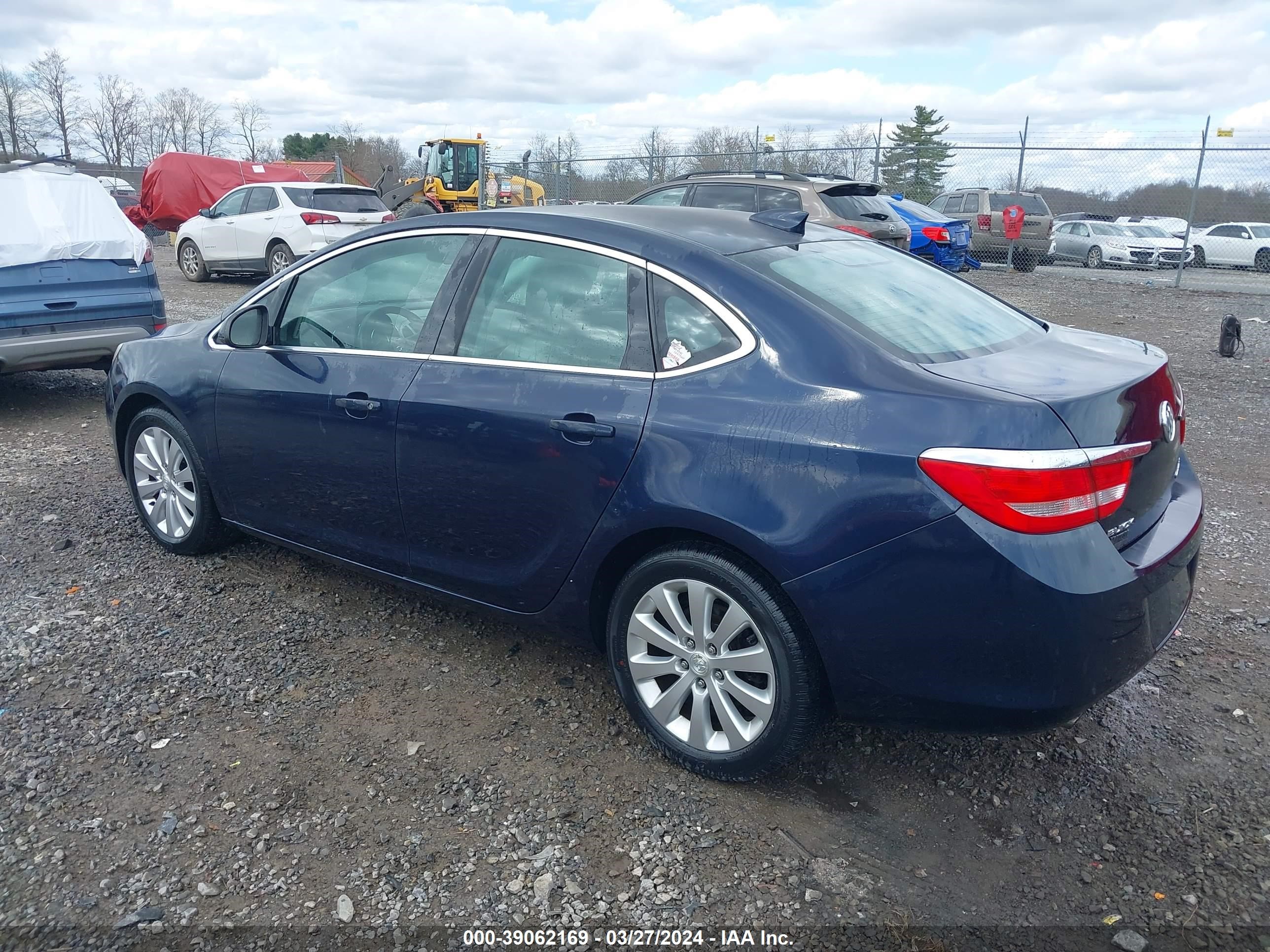 Photo 2 VIN: 1G4PP5SK1G4100130 - BUICK VERANO 