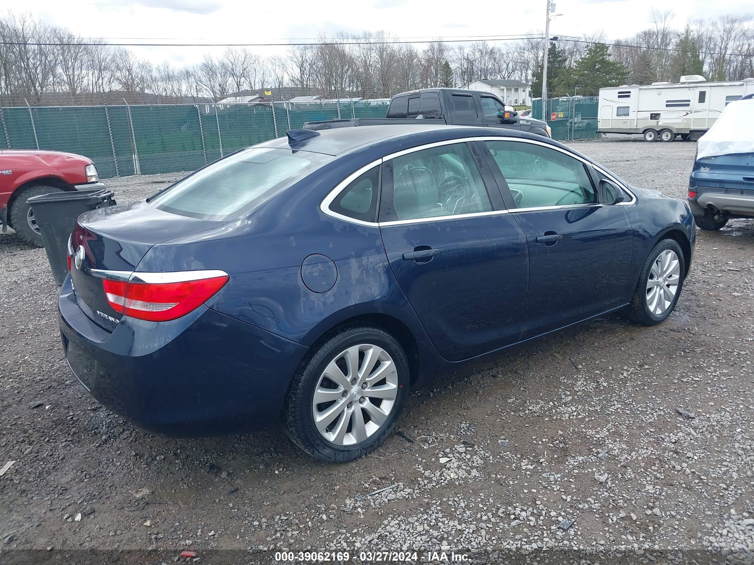 Photo 3 VIN: 1G4PP5SK1G4100130 - BUICK VERANO 