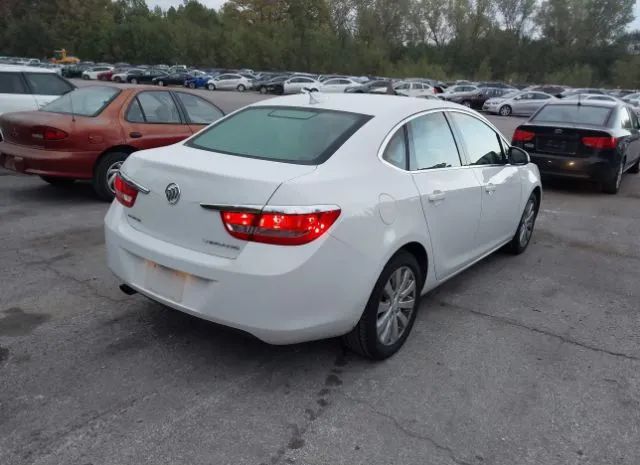 Photo 3 VIN: 1G4PP5SK1G4124363 - BUICK VERANO 