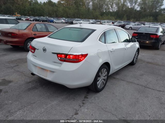 Photo 3 VIN: 1G4PP5SK1G4124363 - BUICK VERANO 