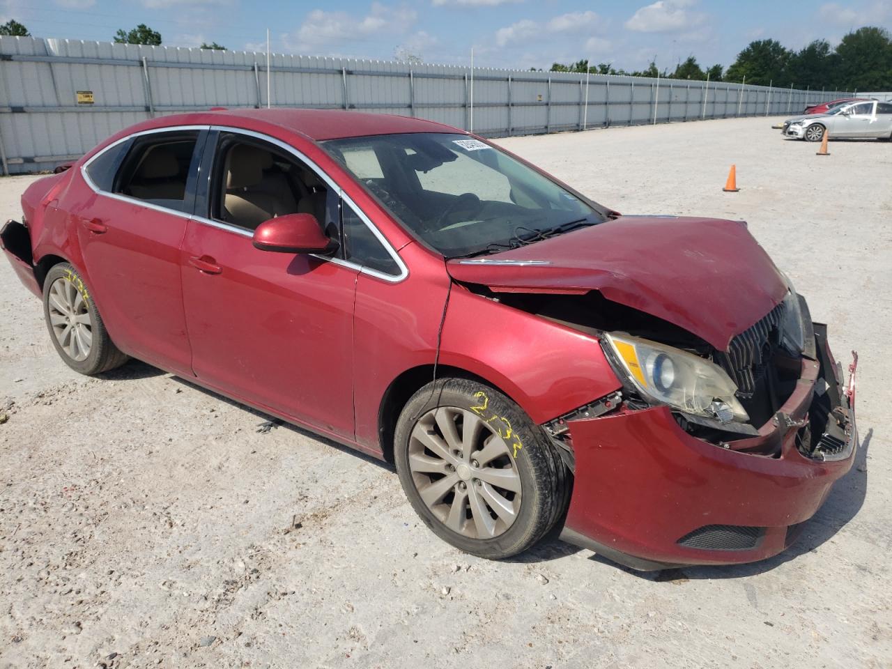 Photo 3 VIN: 1G4PP5SK1G4129269 - BUICK VERANO 