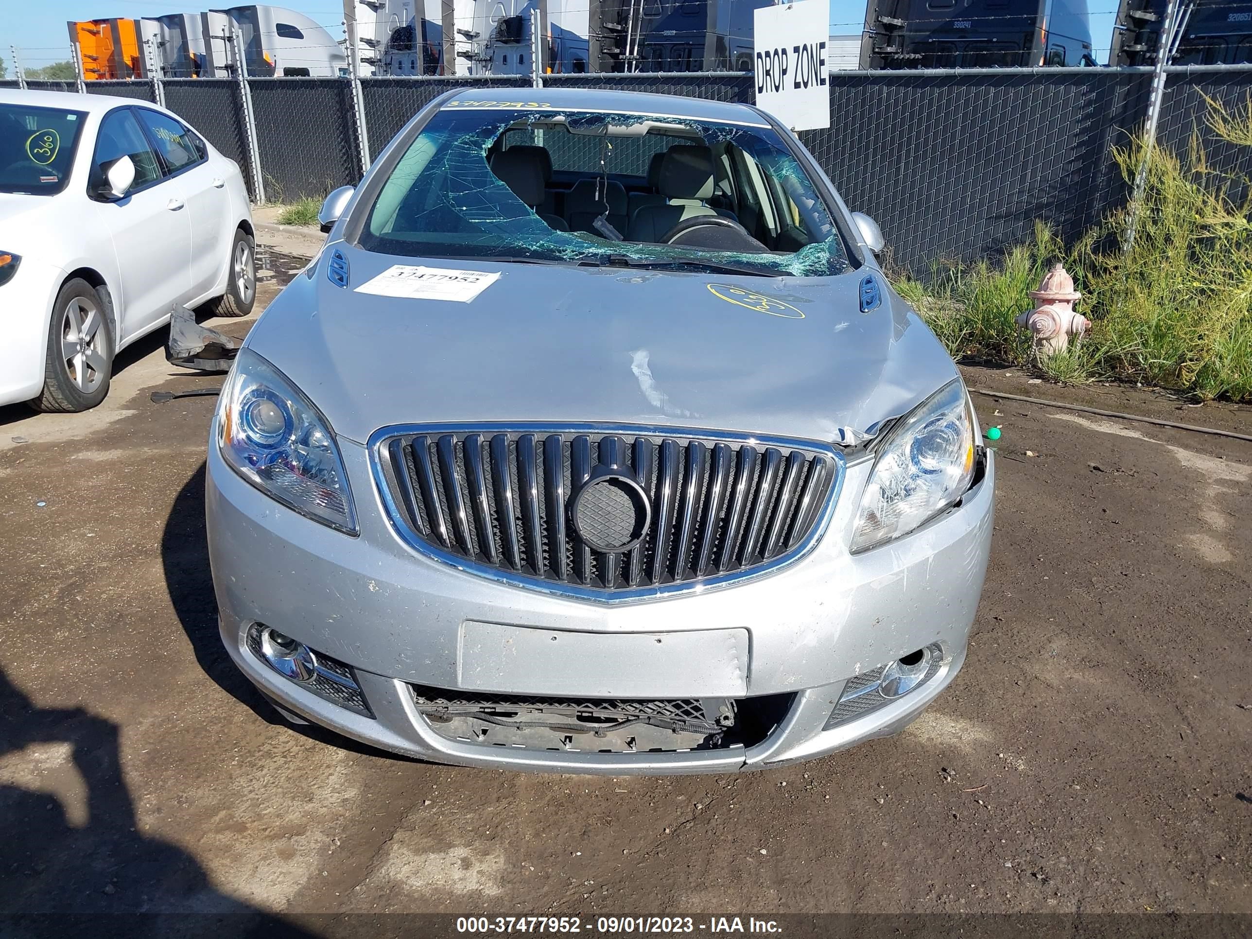 Photo 11 VIN: 1G4PP5SK2C4124477 - BUICK VERANO 