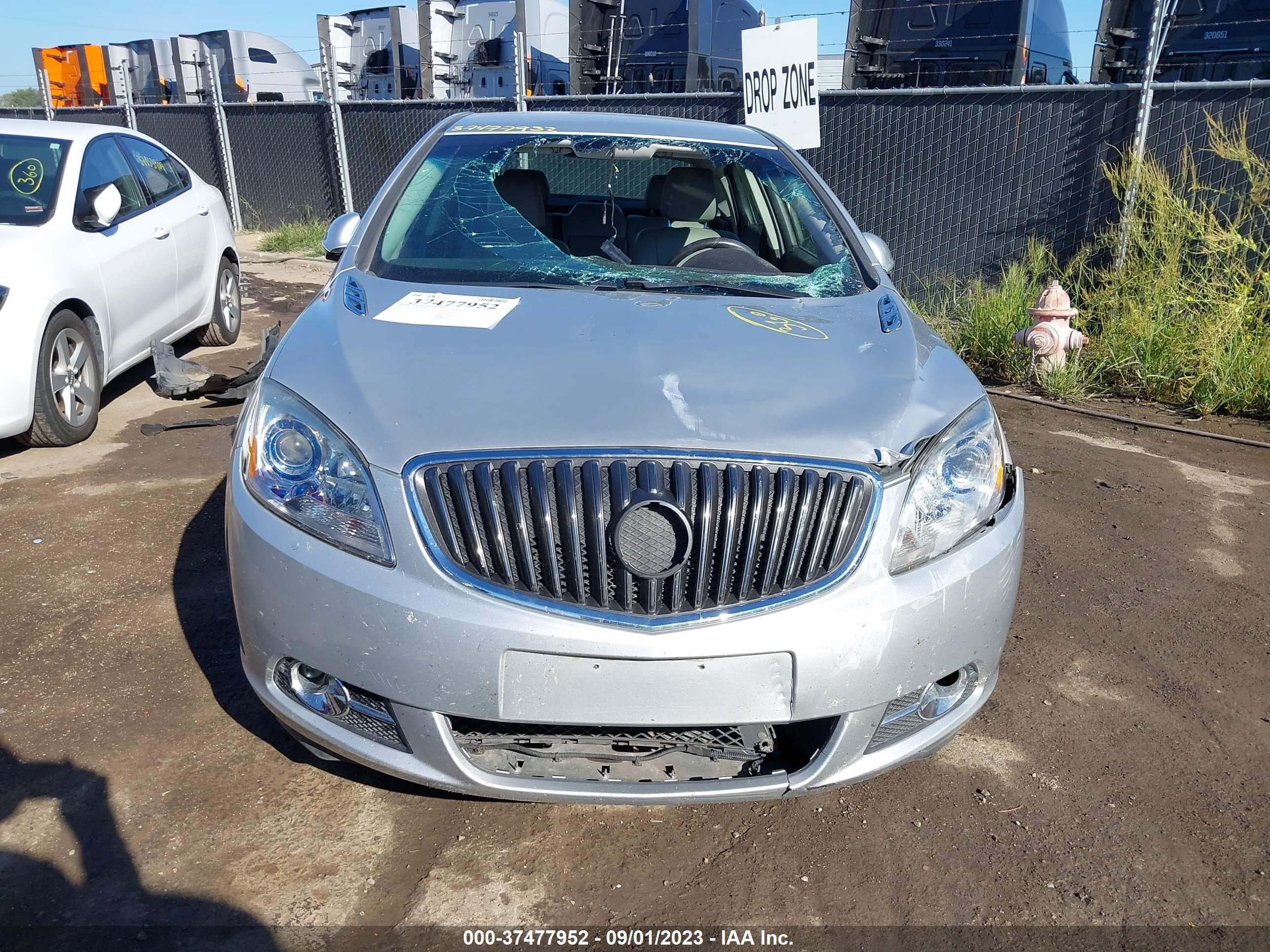 Photo 5 VIN: 1G4PP5SK2C4124477 - BUICK VERANO 