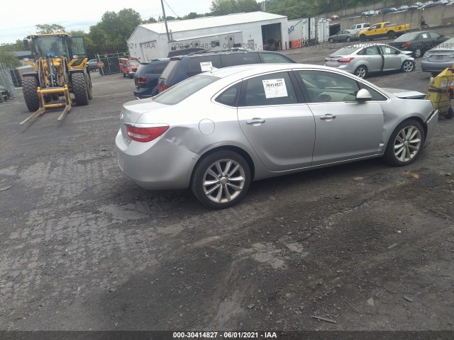 Photo 3 VIN: 1G4PP5SK2C4142929 - BUICK VERANO 