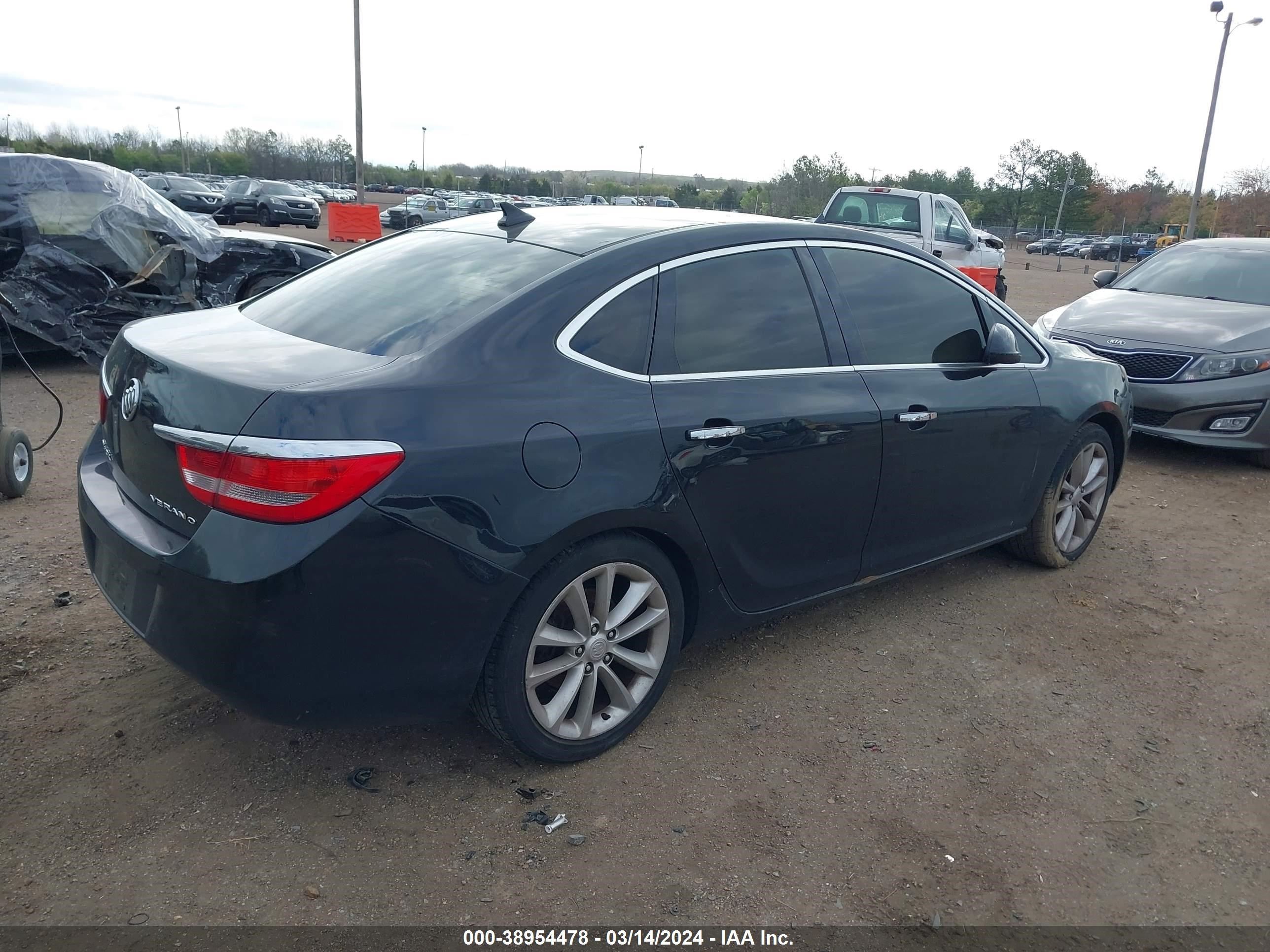 Photo 3 VIN: 1G4PP5SK2C4155406 - BUICK VERANO 