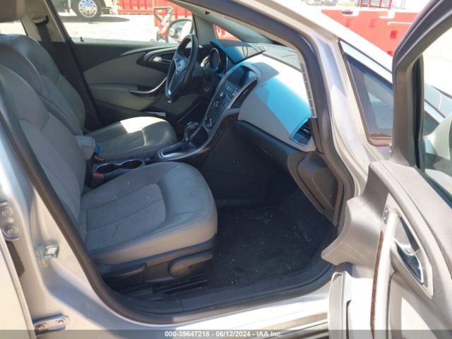 Photo 4 VIN: 1G4PP5SK2C4179768 - BUICK VERANO 