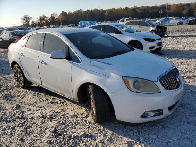 Photo 3 VIN: 1G4PP5SK2D4176726 - BUICK VERANO 