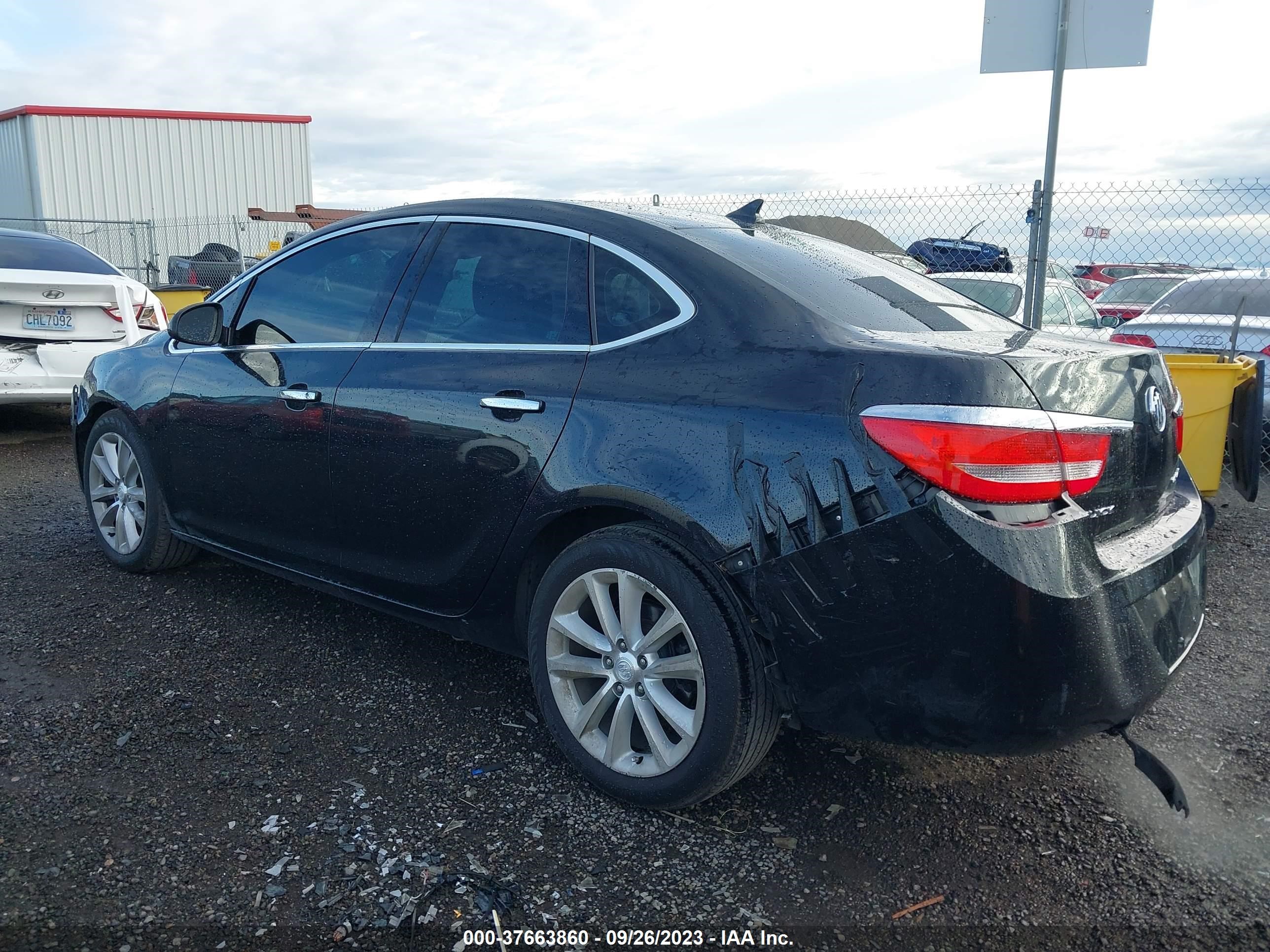 Photo 2 VIN: 1G4PP5SK2E4123350 - BUICK VERANO 