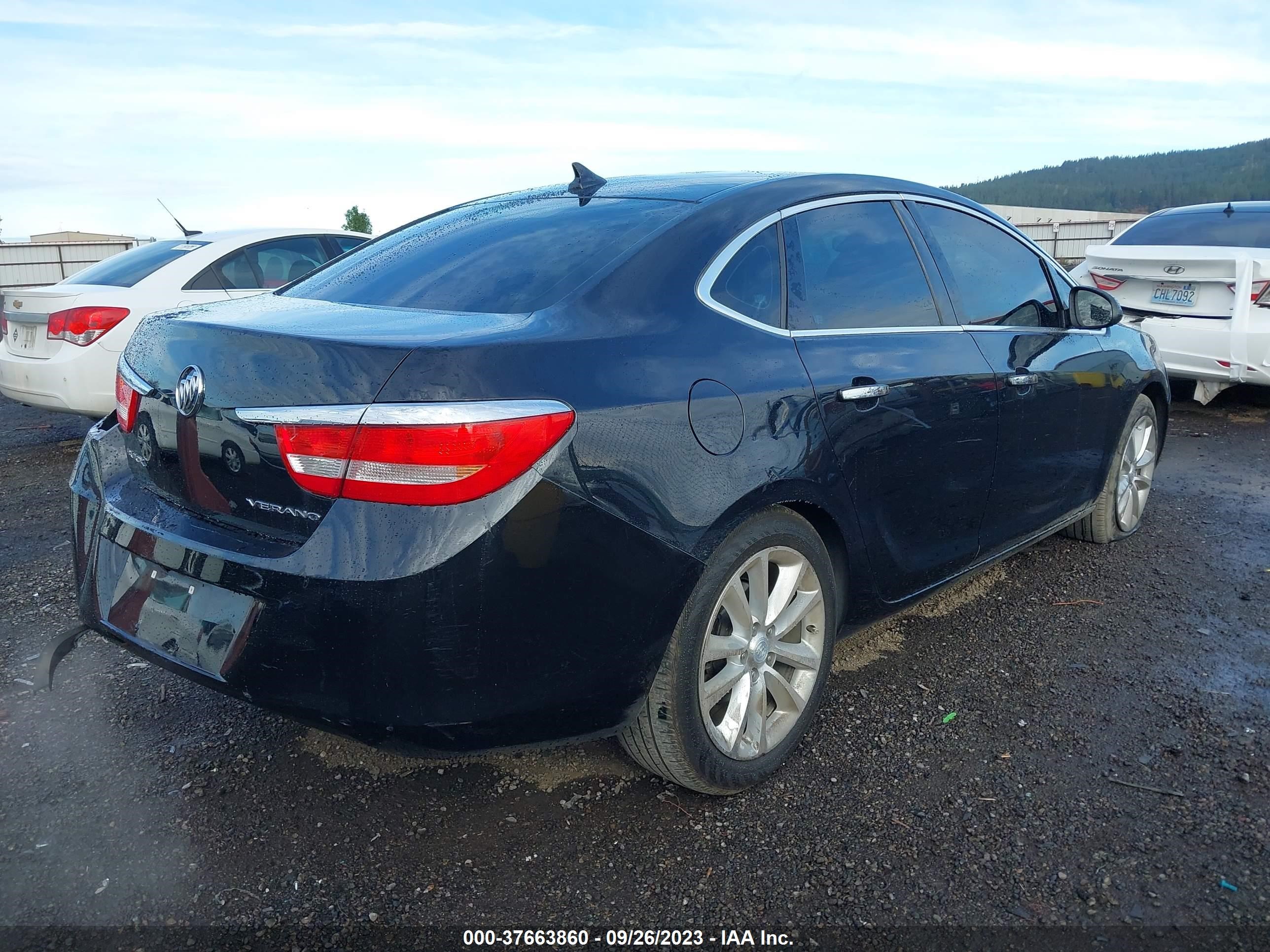 Photo 3 VIN: 1G4PP5SK2E4123350 - BUICK VERANO 