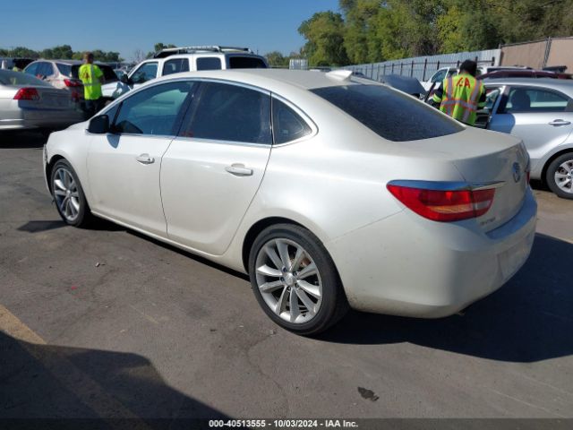 Photo 2 VIN: 1G4PP5SK2F4106677 - BUICK VERANO 