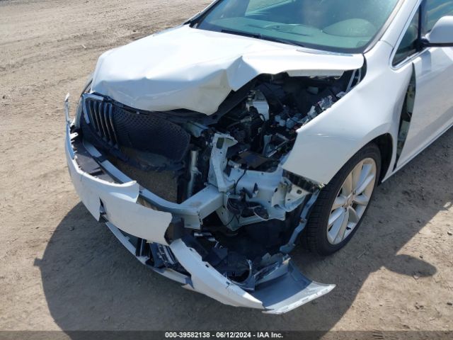 Photo 5 VIN: 1G4PP5SK2F4145768 - BUICK VERANO 