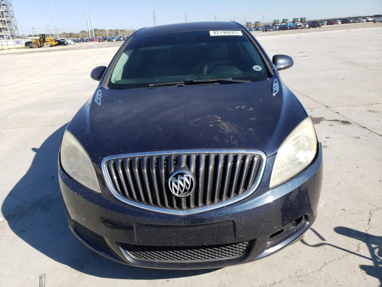 Photo 4 VIN: 1G4PP5SK2F4183081 - BUICK VERANO 