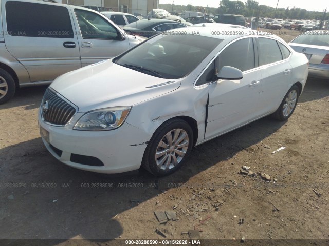 Photo 1 VIN: 1G4PP5SK2F4212241 - BUICK VERANO 