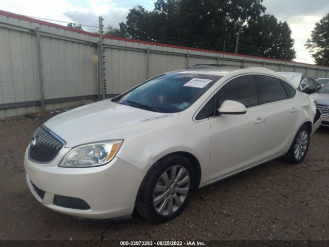 Photo 1 VIN: 1G4PP5SK2G4111802 - BUICK VERANO 