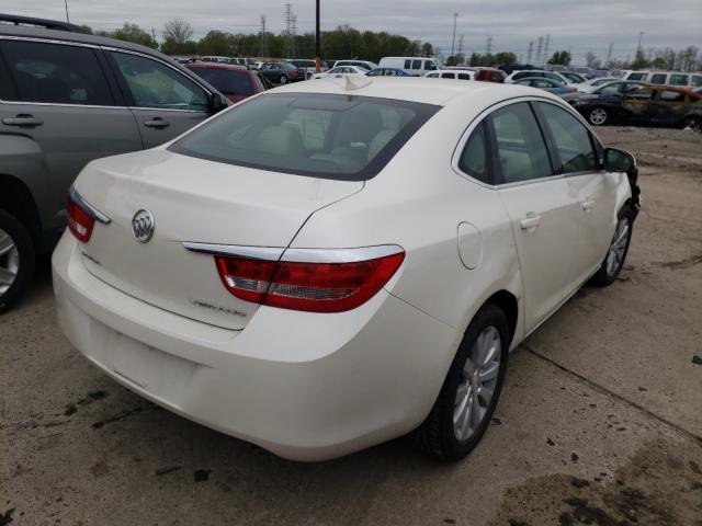 Photo 3 VIN: 1G4PP5SK2G4135226 - BUICK VERANO 