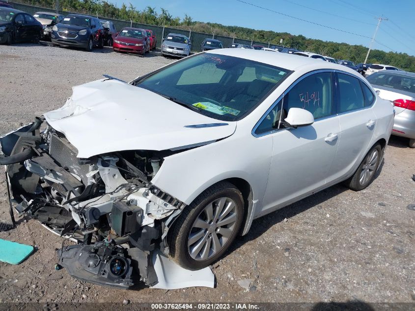 Photo 1 VIN: 1G4PP5SK2G4136635 - BUICK VERANO 