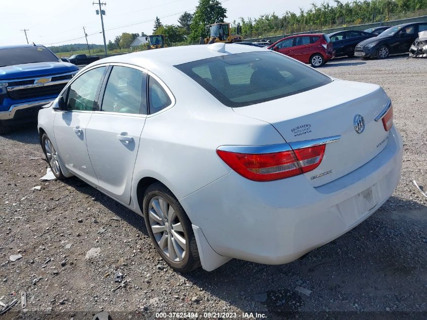 Photo 2 VIN: 1G4PP5SK2G4136635 - BUICK VERANO 