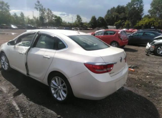 Photo 2 VIN: 1G4PP5SK3C4157956 - BUICK VERANO 