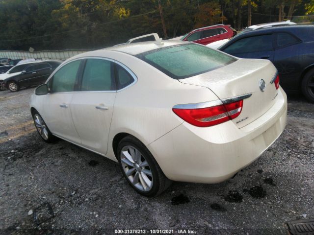 Photo 2 VIN: 1G4PP5SK3C4190942 - BUICK VERANO 