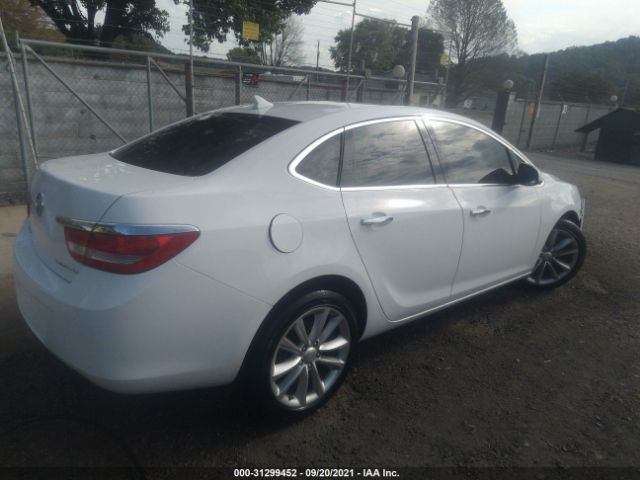 Photo 3 VIN: 1G4PP5SK3D4109388 - BUICK VERANO 