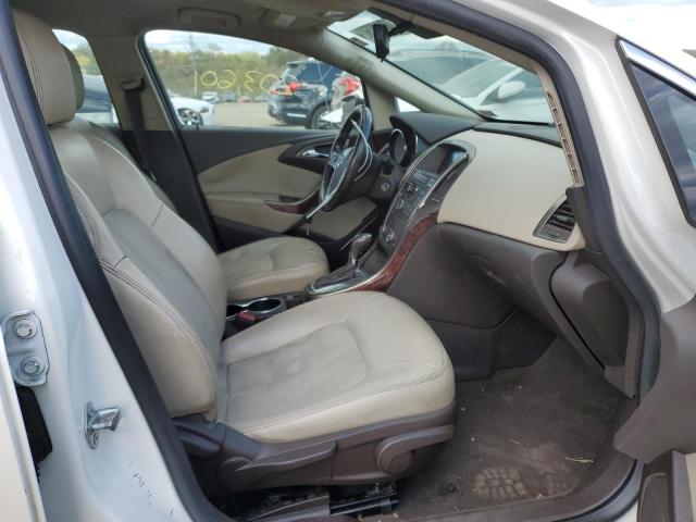 Photo 4 VIN: 1G4PP5SK3D4122948 - BUICK VERANO 