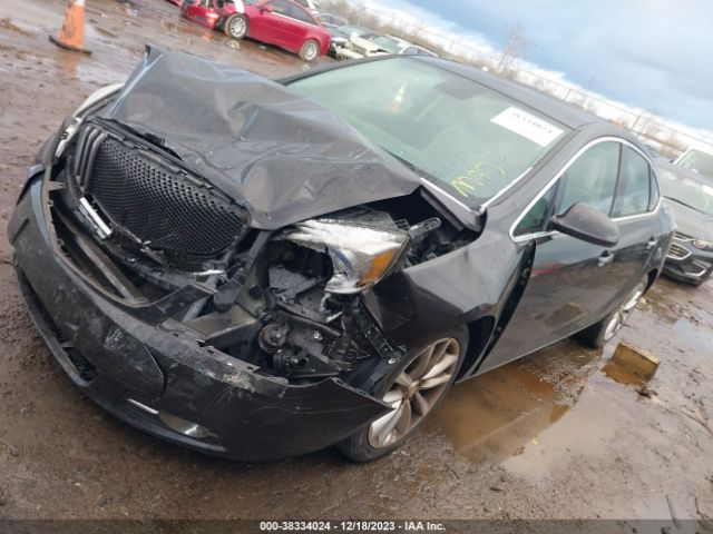 Photo 1 VIN: 1G4PP5SK3D4132816 - BUICK VERANO 