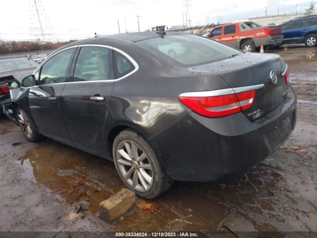 Photo 2 VIN: 1G4PP5SK3D4132816 - BUICK VERANO 