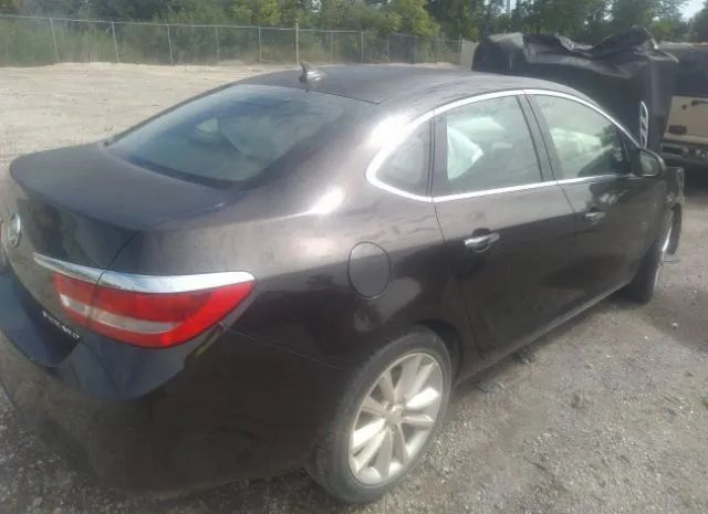 Photo 3 VIN: 1G4PP5SK3D4134985 - BUICK VERANO 