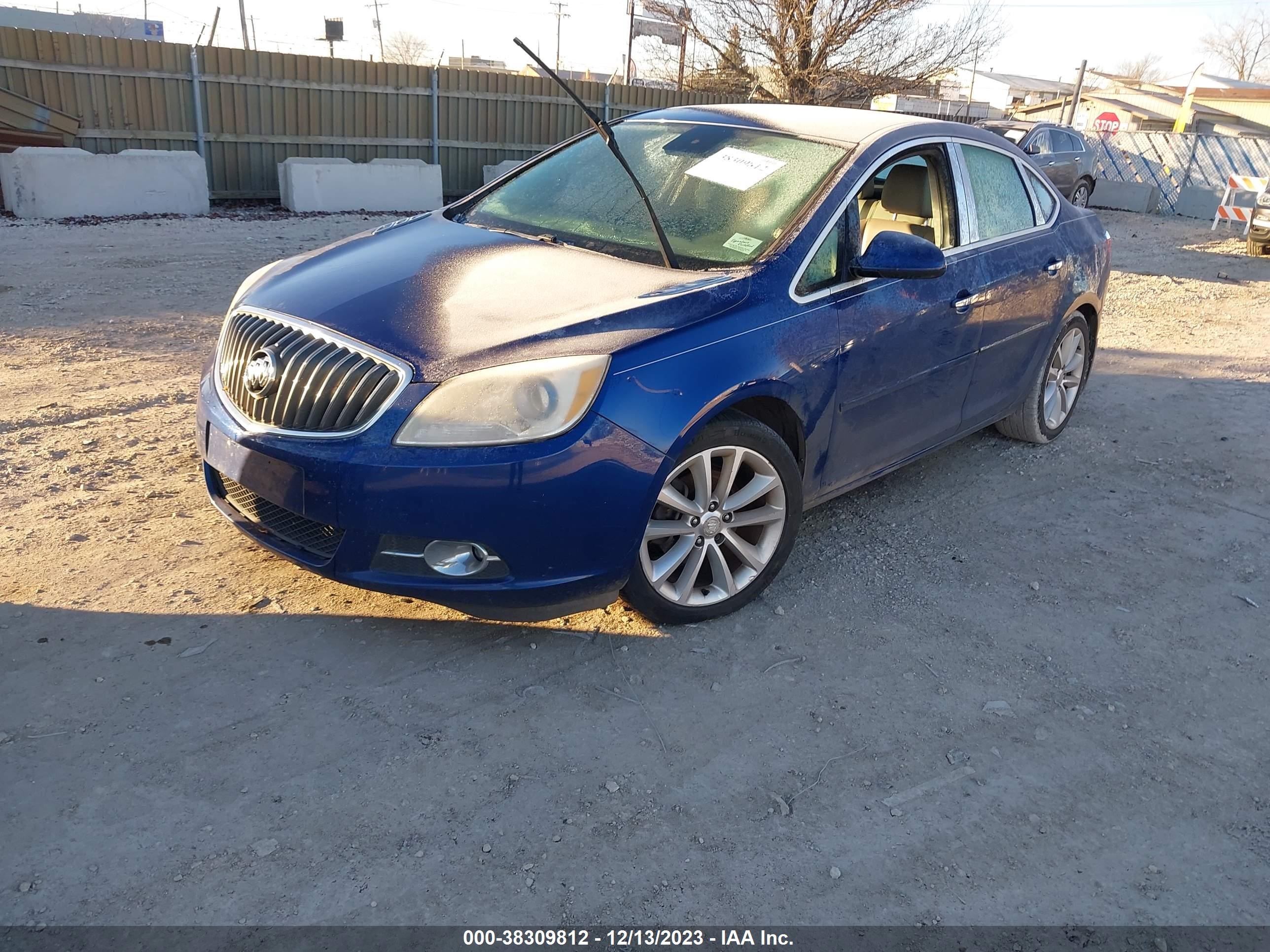 Photo 1 VIN: 1G4PP5SK3E4114267 - BUICK VERANO 