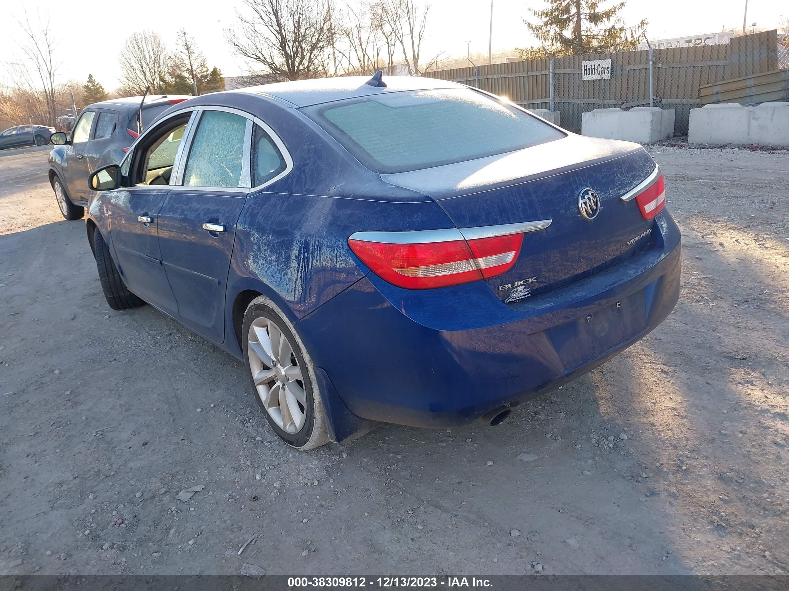 Photo 2 VIN: 1G4PP5SK3E4114267 - BUICK VERANO 