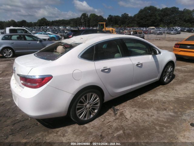 Photo 3 VIN: 1G4PP5SK3E4139413 - BUICK VERANO 