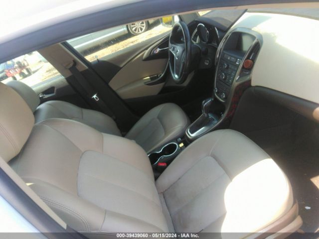 Photo 4 VIN: 1G4PP5SK3E4139413 - BUICK VERANO 