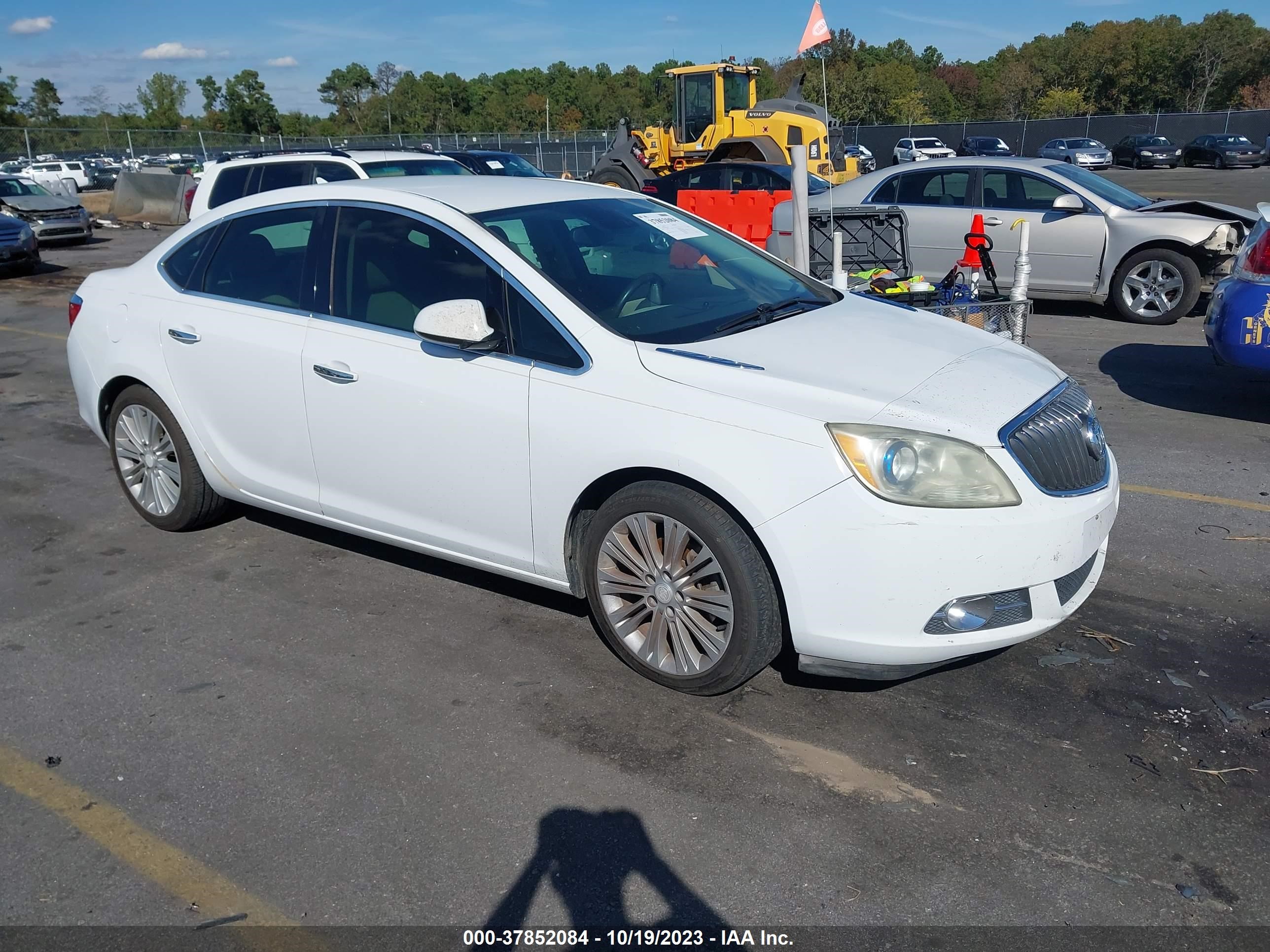 Photo 0 VIN: 1G4PP5SK3E4179653 - BUICK VERANO 