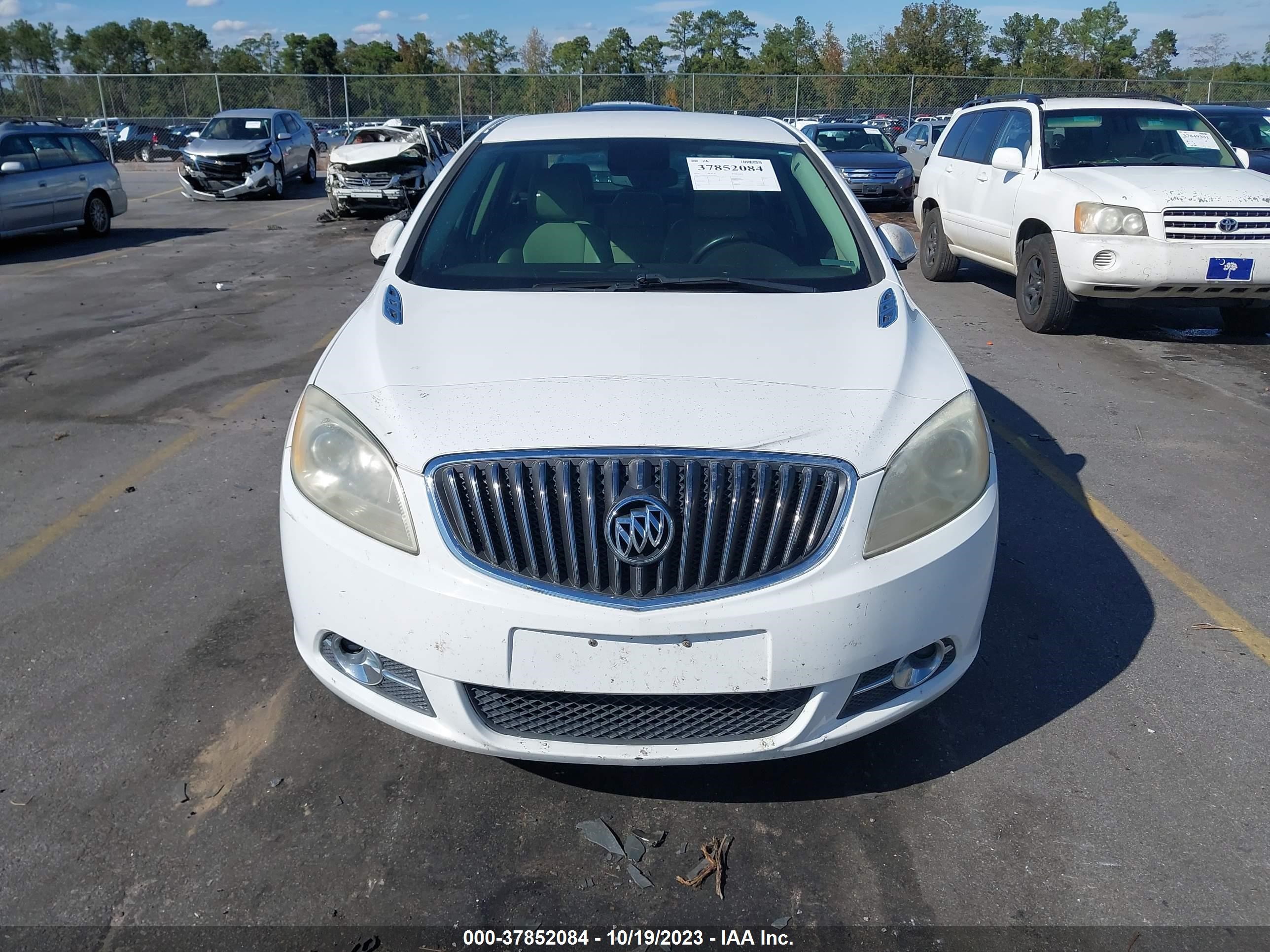 Photo 5 VIN: 1G4PP5SK3E4179653 - BUICK VERANO 