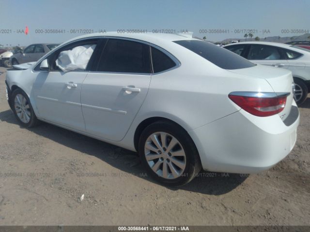 Photo 2 VIN: 1G4PP5SK3F4126775 - BUICK VERANO 