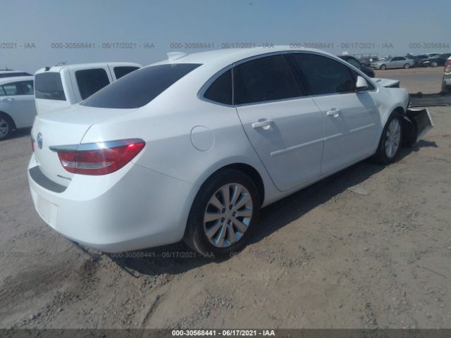 Photo 3 VIN: 1G4PP5SK3F4126775 - BUICK VERANO 