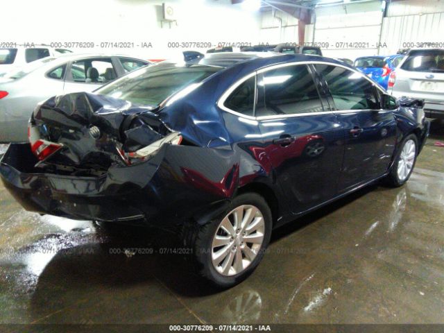 Photo 3 VIN: 1G4PP5SK3F4203032 - BUICK VERANO 