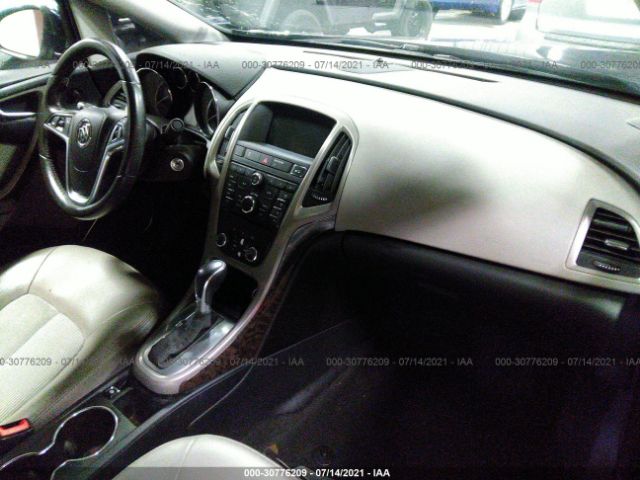 Photo 4 VIN: 1G4PP5SK3F4203032 - BUICK VERANO 