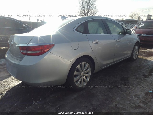 Photo 3 VIN: 1G4PP5SK3F4211339 - BUICK VERANO 