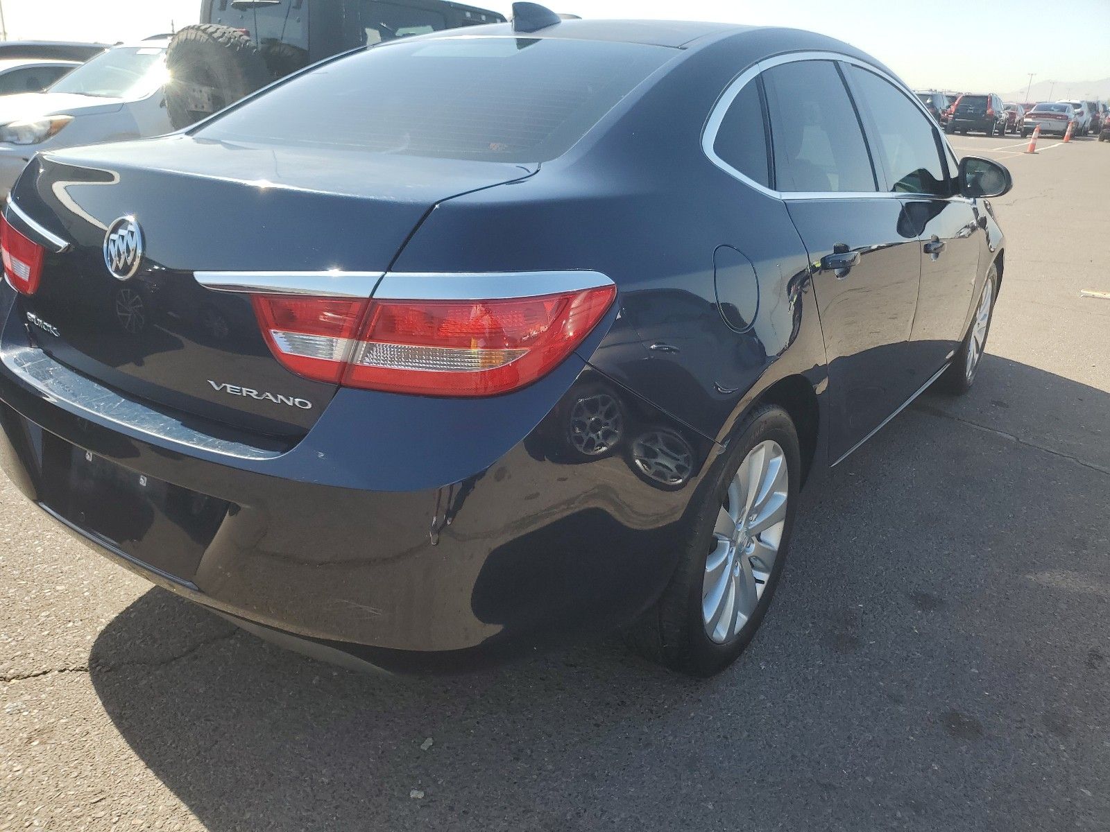 Photo 3 VIN: 1G4PP5SK3G4114627 - BUICK VERANO 