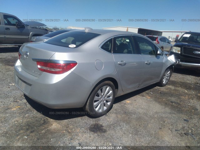 Photo 3 VIN: 1G4PP5SK3G4115082 - BUICK VERANO 