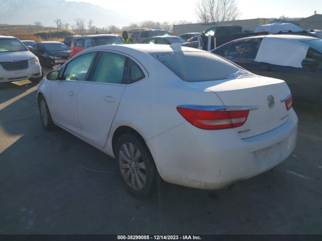 Photo 2 VIN: 1G4PP5SK3G4136451 - BUICK VERANO 