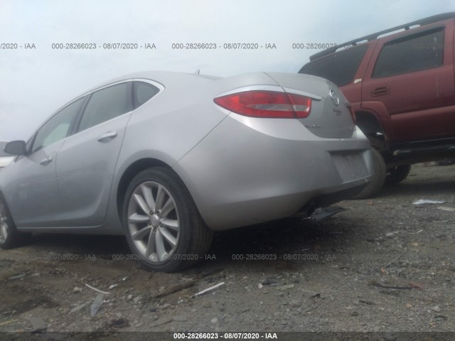 Photo 5 VIN: 1G4PP5SK4C4156248 - BUICK VERANO 