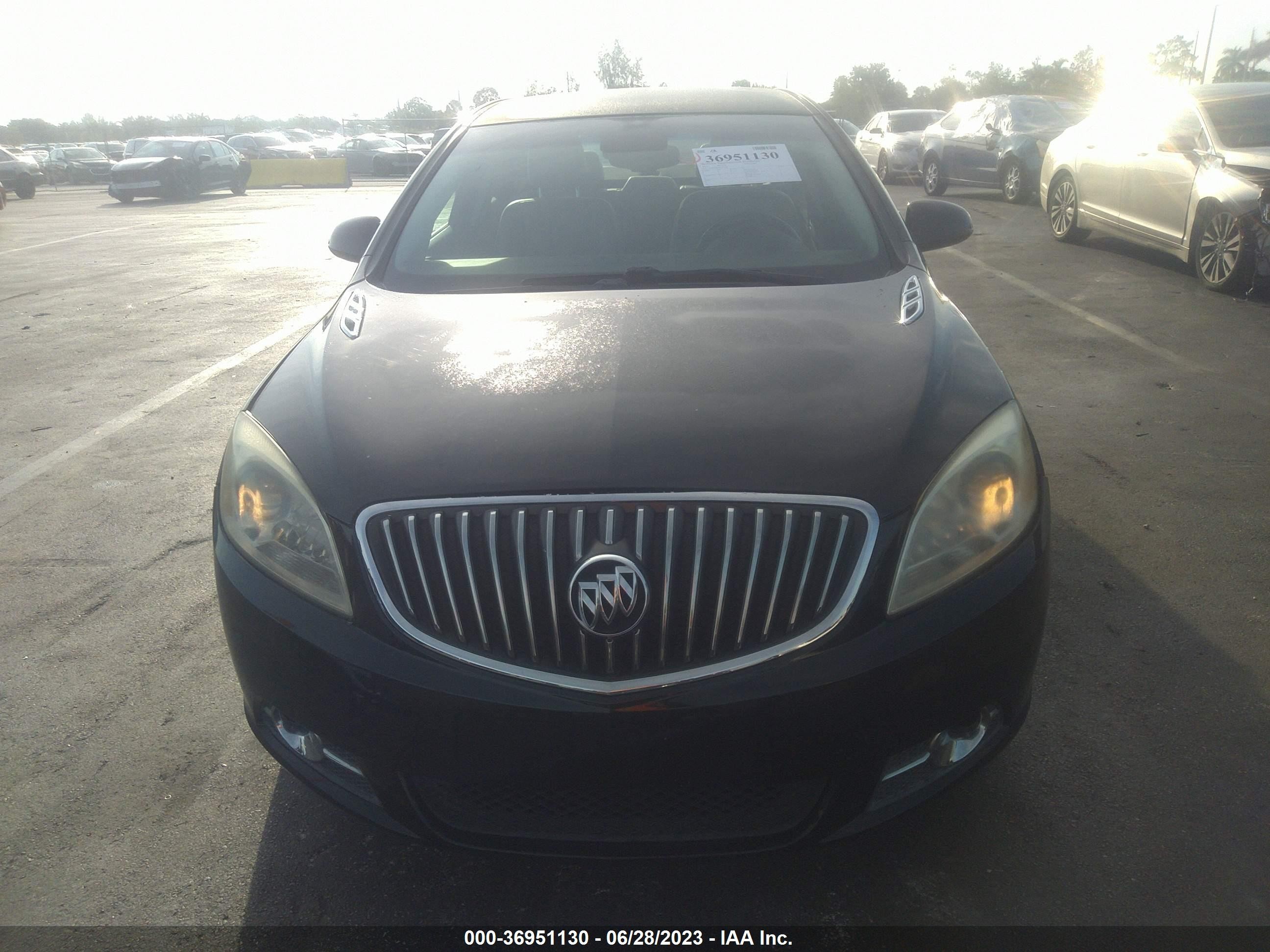 Photo 5 VIN: 1G4PP5SK4C4215265 - BUICK VERANO 