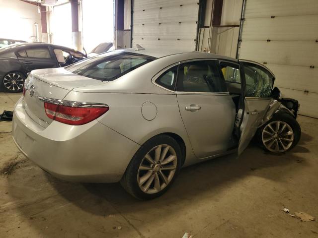 Photo 2 VIN: 1G4PP5SK4C4232423 - BUICK VERANO 