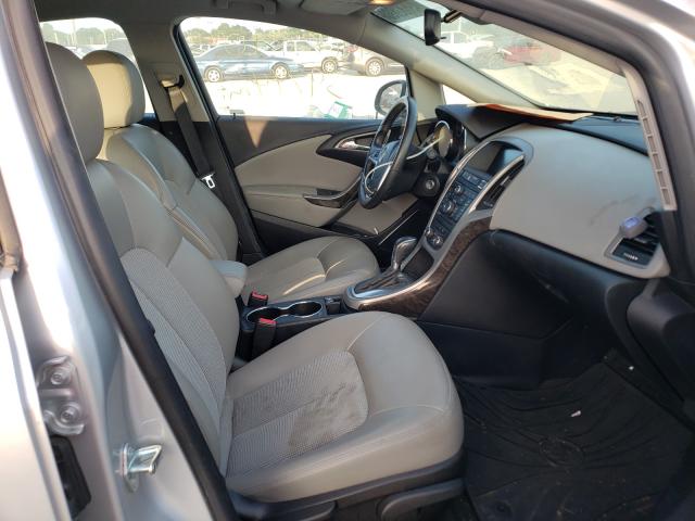 Photo 4 VIN: 1G4PP5SK4D4239048 - BUICK VERANO 