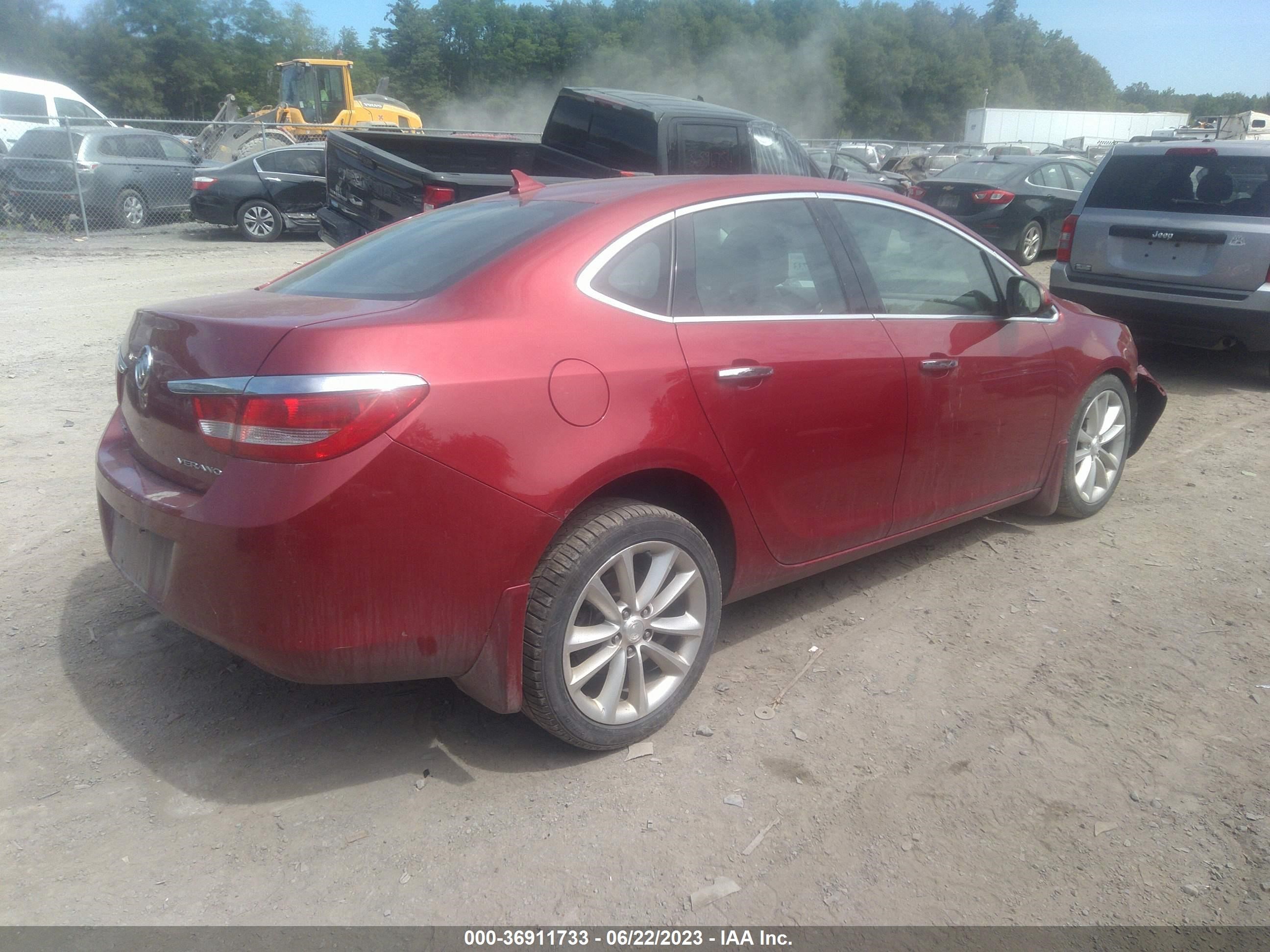 Photo 3 VIN: 1G4PP5SK4E4209470 - BUICK VERANO 