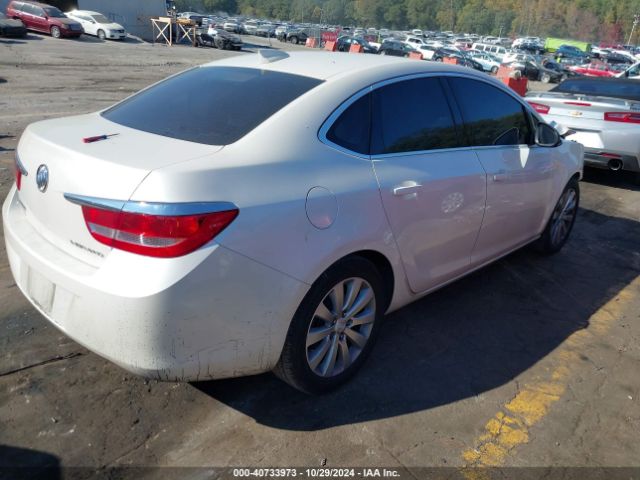 Photo 3 VIN: 1G4PP5SK4F4207512 - BUICK VERANO 