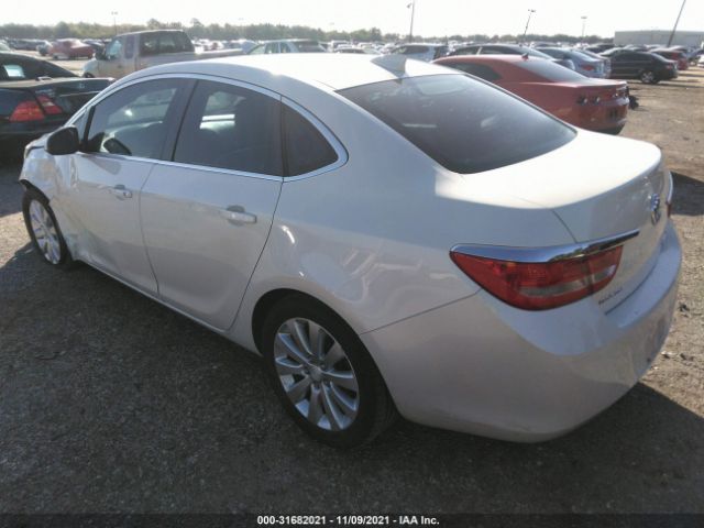 Photo 2 VIN: 1G4PP5SK4G4105600 - BUICK VERANO 