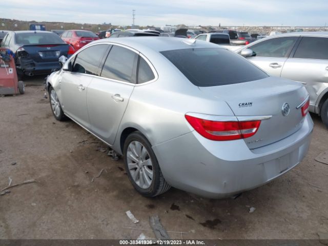 Photo 2 VIN: 1G4PP5SK4G4137656 - BUICK VERANO 